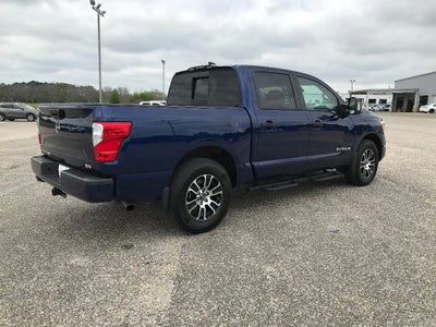 2024 Nissan Titan Crew Cab SV