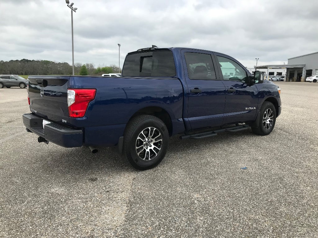 2024 Nissan Titan Crew Cab SV