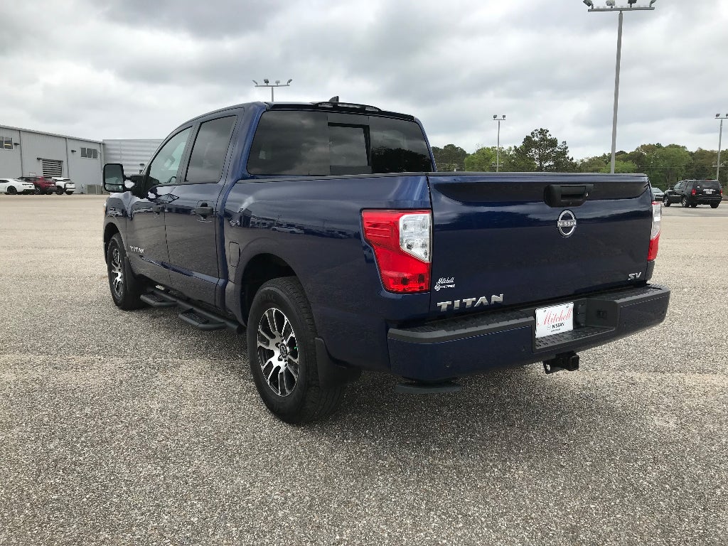 2024 Nissan Titan Crew Cab SV