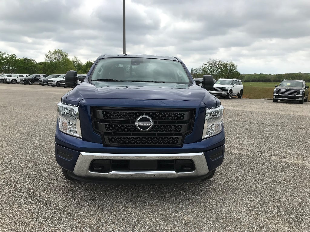 2024 Nissan Titan Crew Cab SV