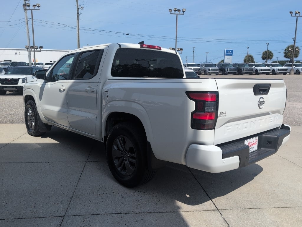 2025 Nissan Frontier Crew Cab SV