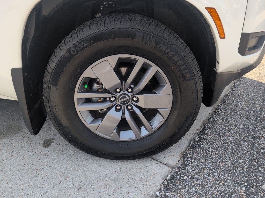 2025 Nissan Frontier Crew Cab SV
