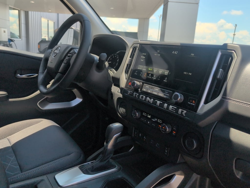 2026 Nissan Frontier Crew Cab SV