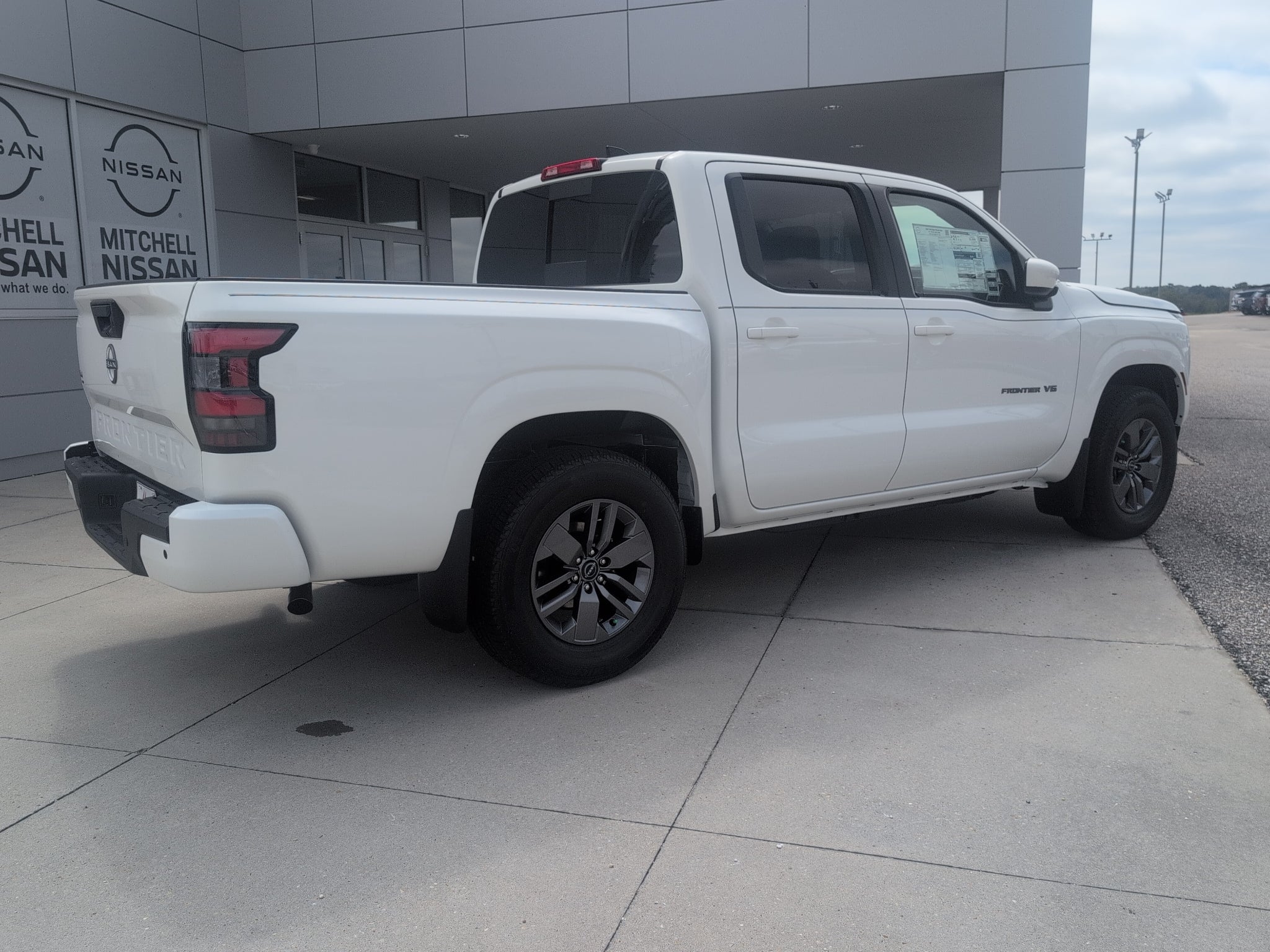 2027 Nissan Frontier Crew Cab SV