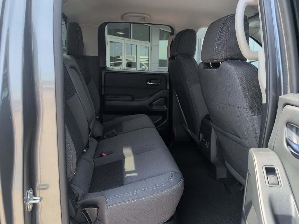 2025 Nissan Frontier Crew Cab SV