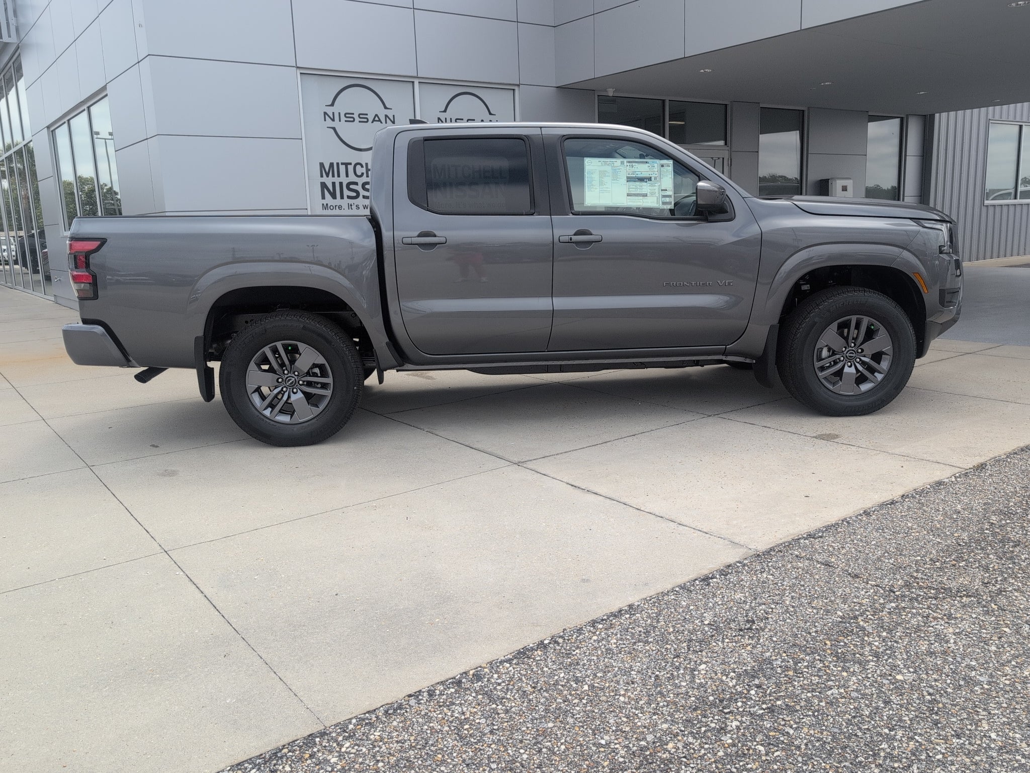 2027 Nissan Frontier Crew Cab SV