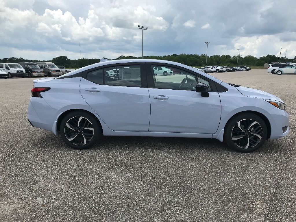 2025 Nissan Versa SR