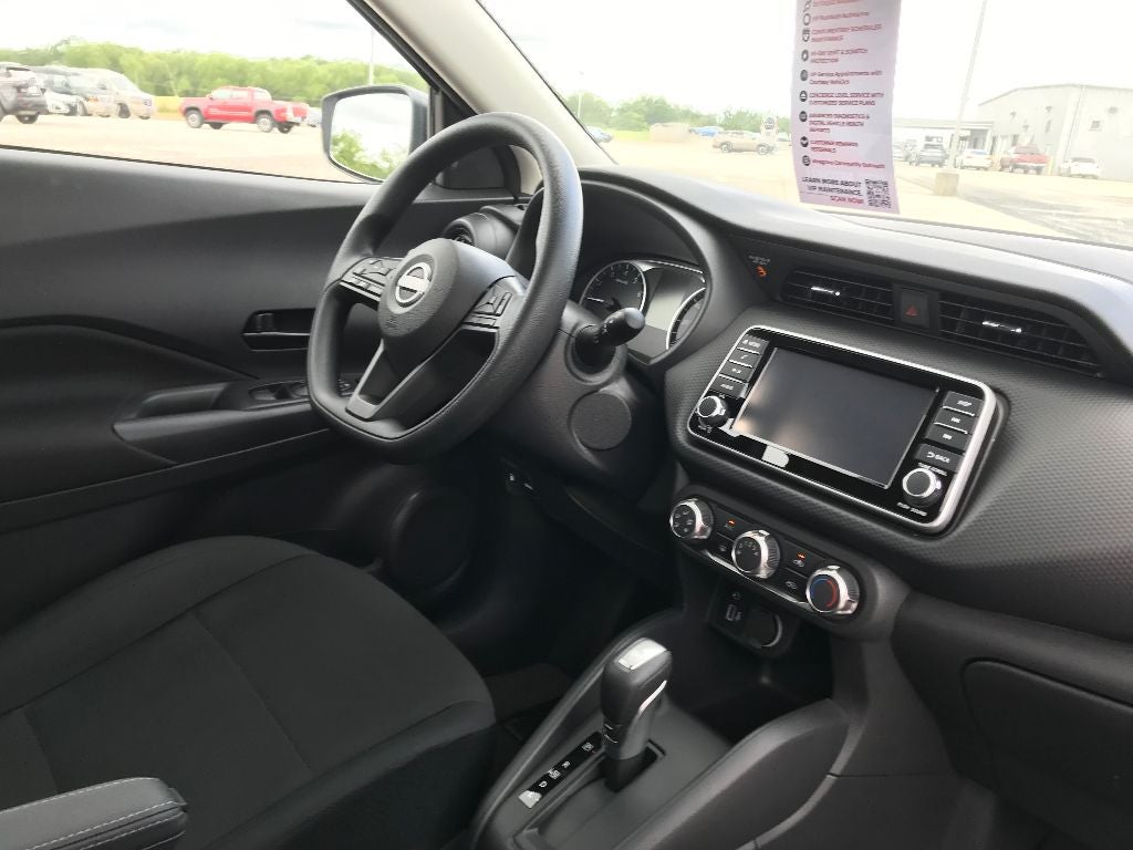 2025 Nissan Kicks Play S