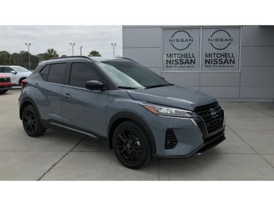 2022 Nissan Kicks SR