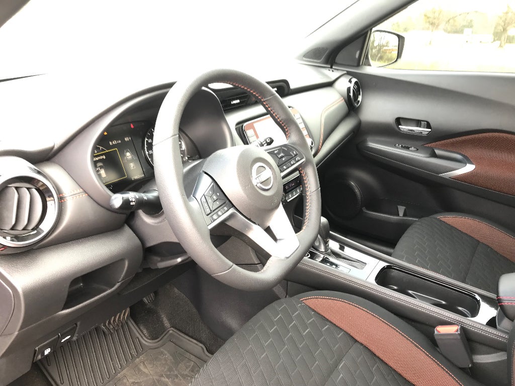 2023 Nissan Kicks SR