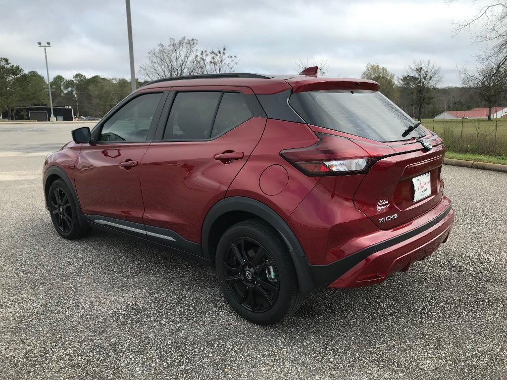 2023 Nissan Kicks SR