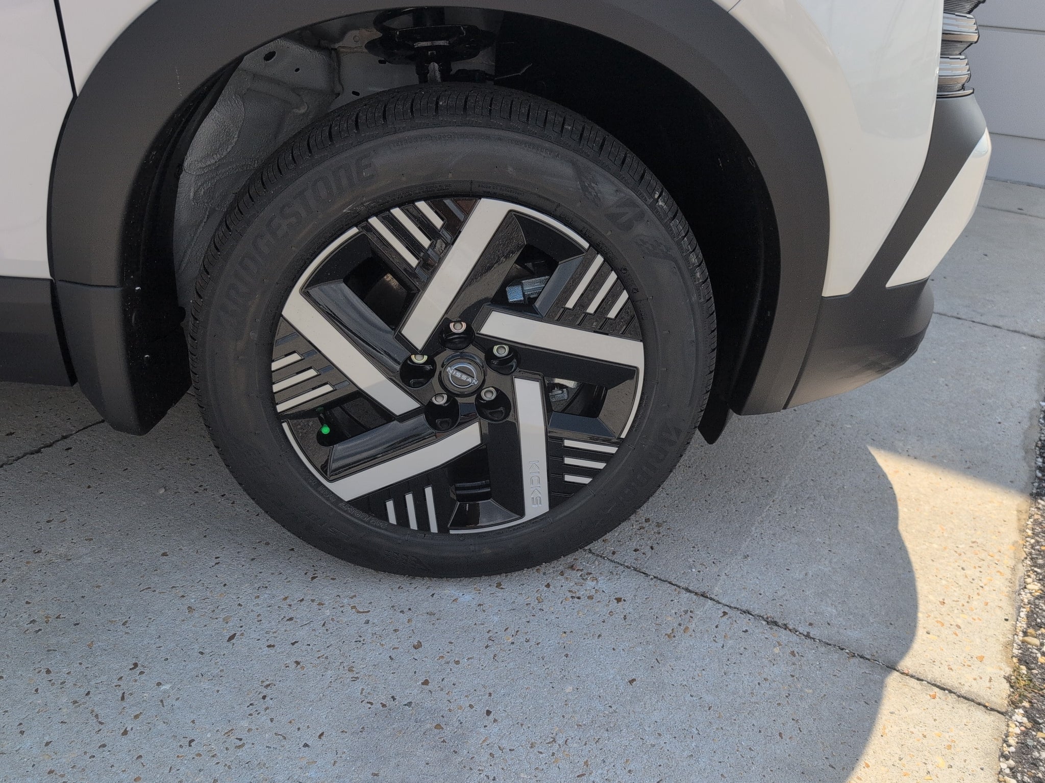 2027 Nissan Kicks SV