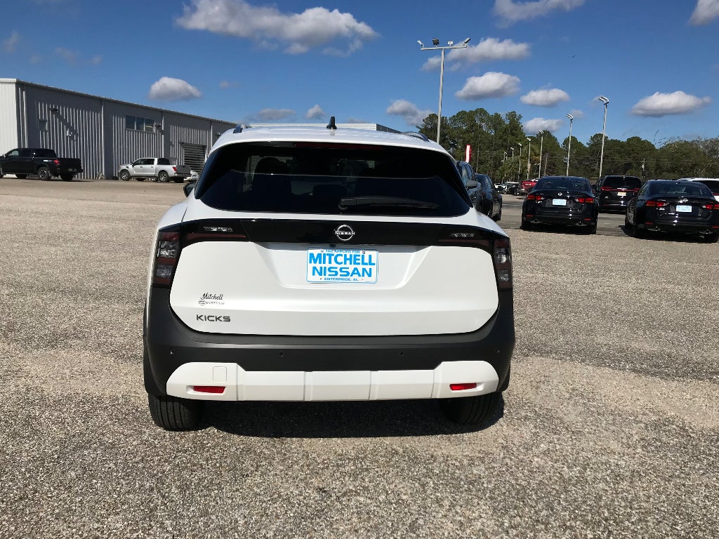 2026 Nissan Kicks SV