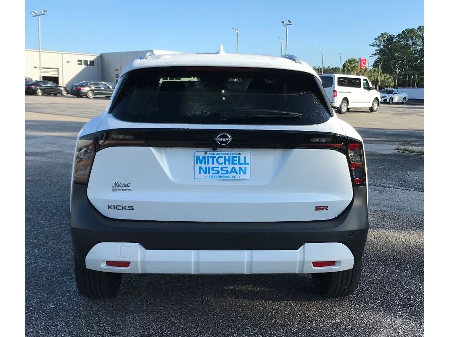 2025 Nissan Kicks SR