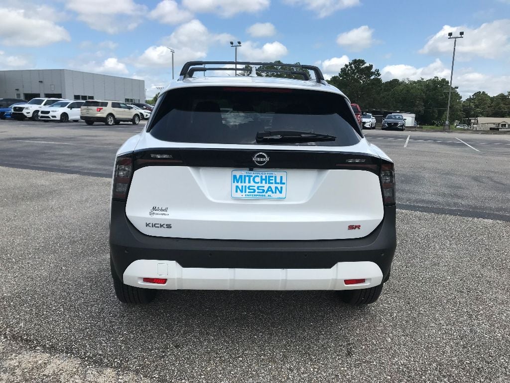 2025 Nissan Kicks SR
