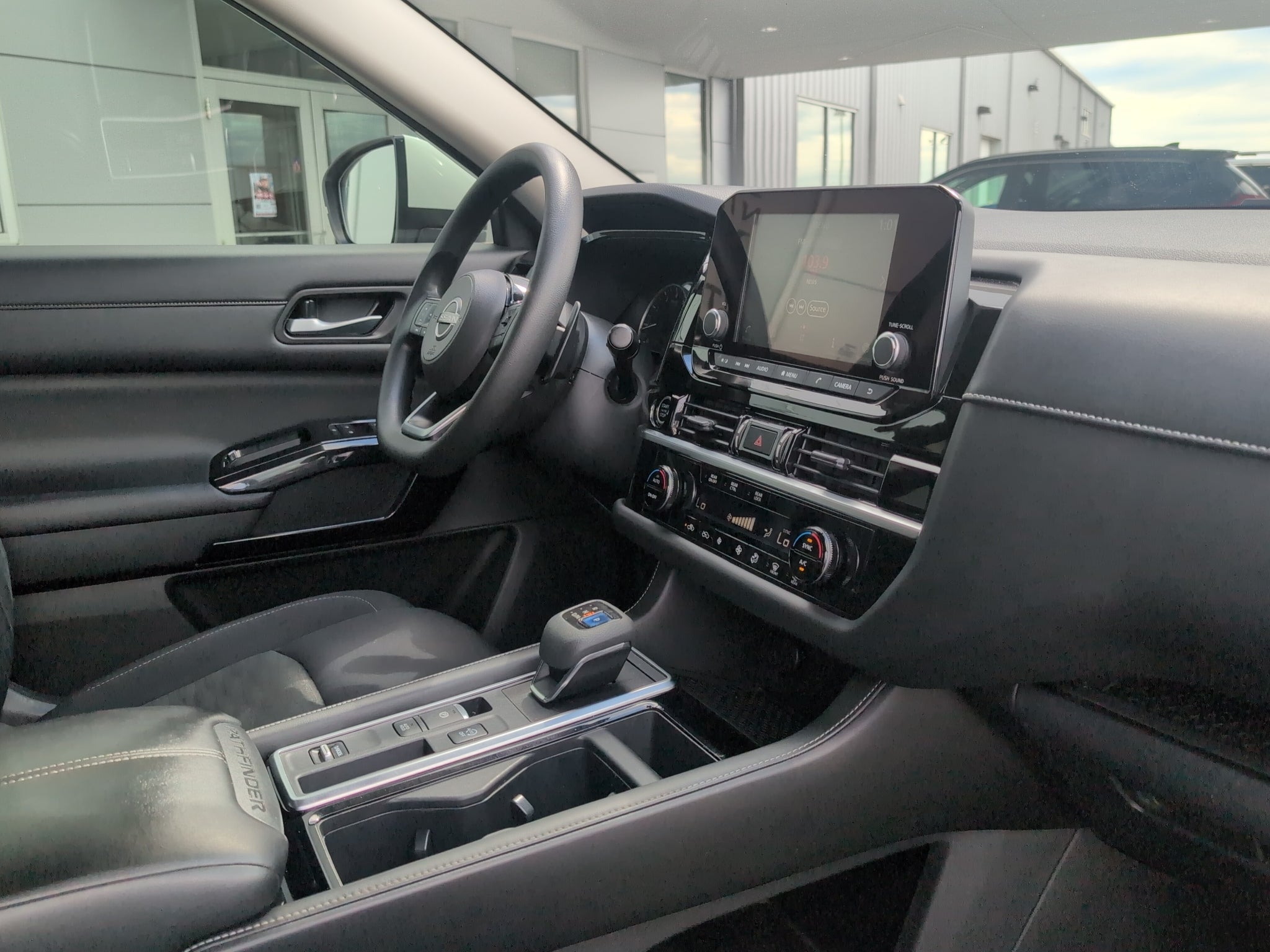 2022 Nissan Pathfinder S