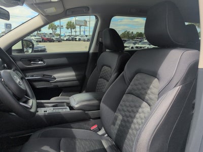 2022 Nissan Pathfinder S