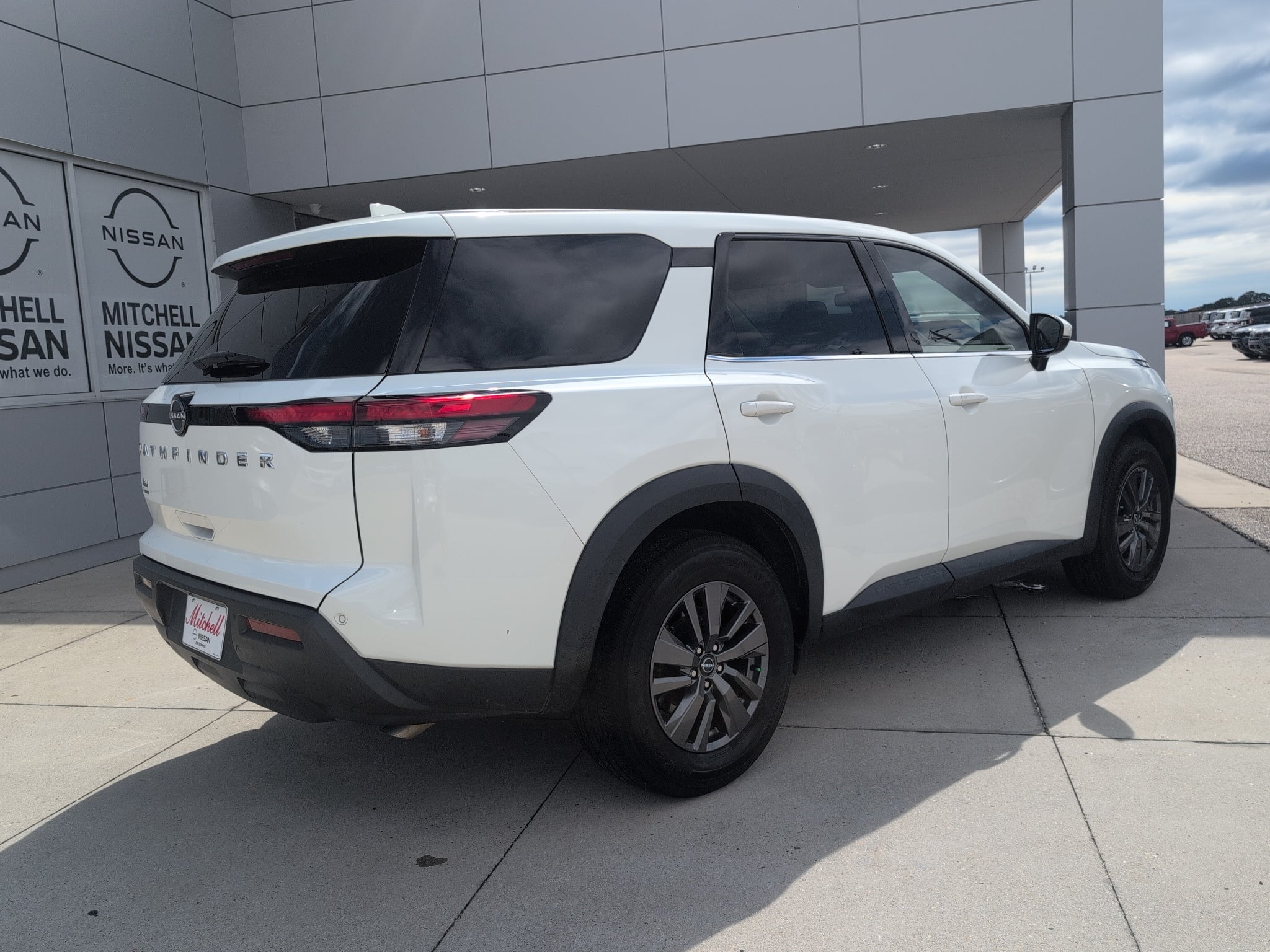 2022 Nissan Pathfinder S
