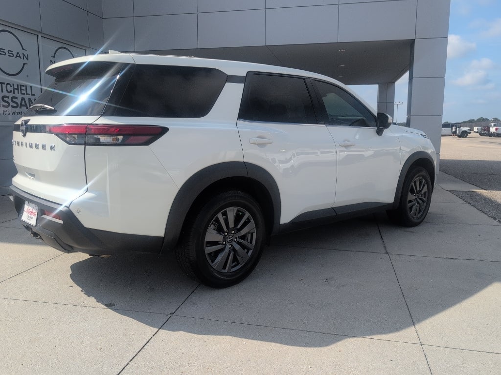 2022 Nissan Pathfinder S