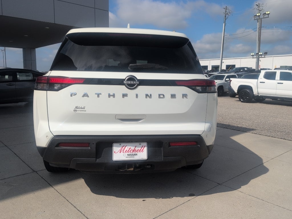 2022 Nissan Pathfinder S