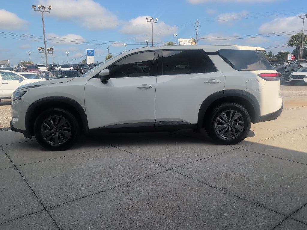 2022 Nissan Pathfinder S