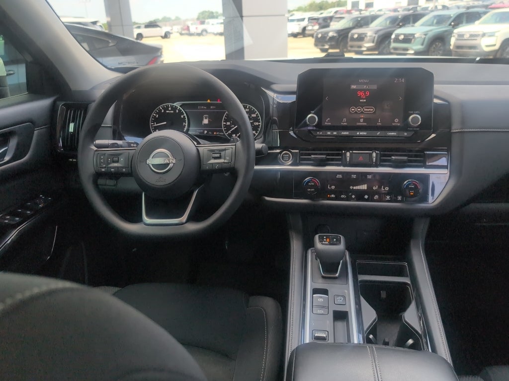 2022 Nissan Pathfinder S