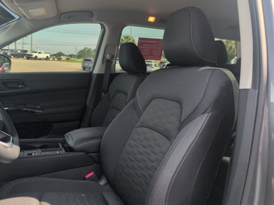 2025 Nissan Pathfinder S