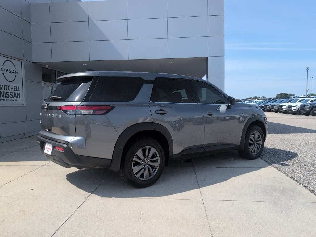 2025 Nissan Pathfinder S