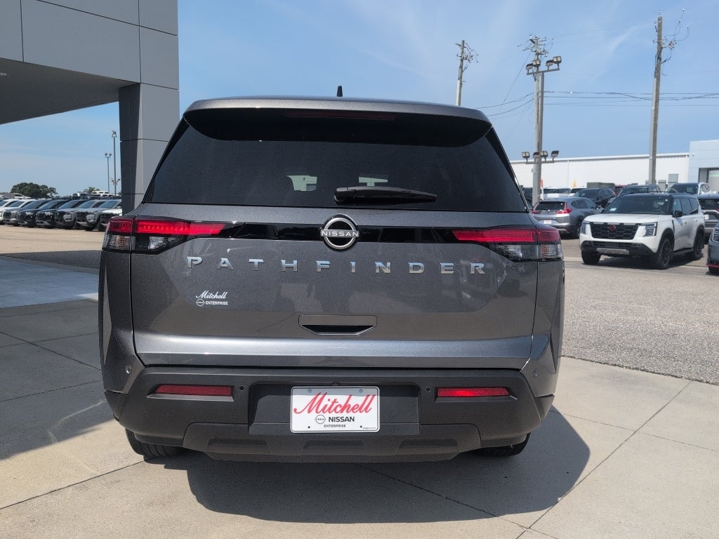 2025 Nissan Pathfinder S