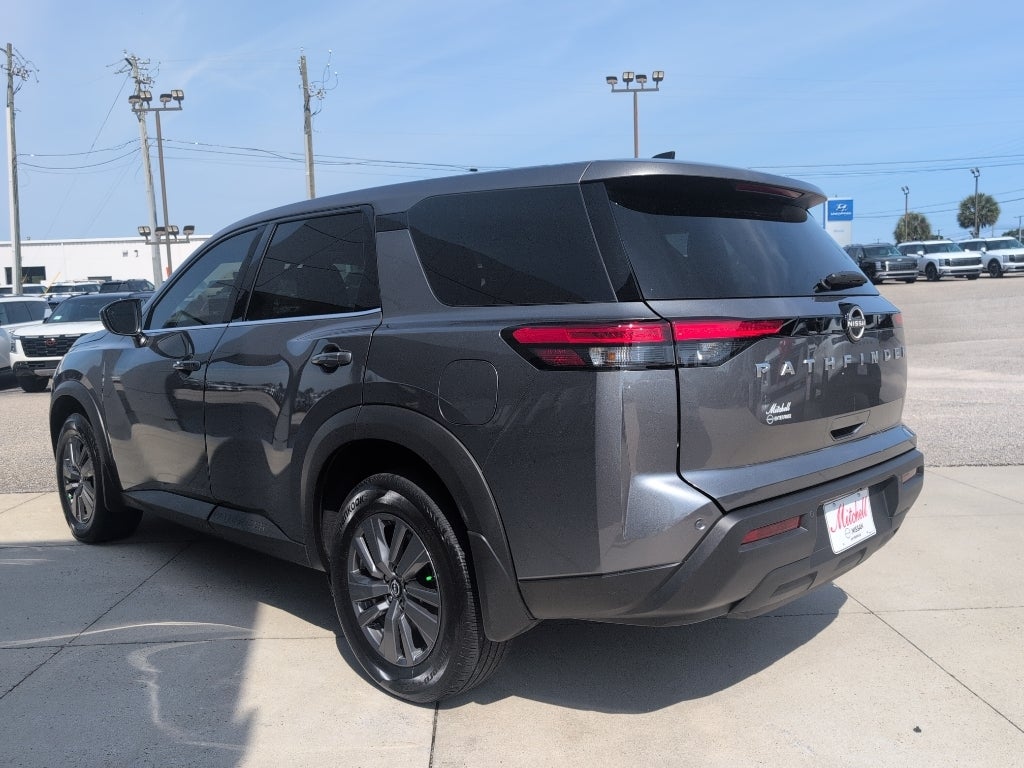 2025 Nissan Pathfinder S