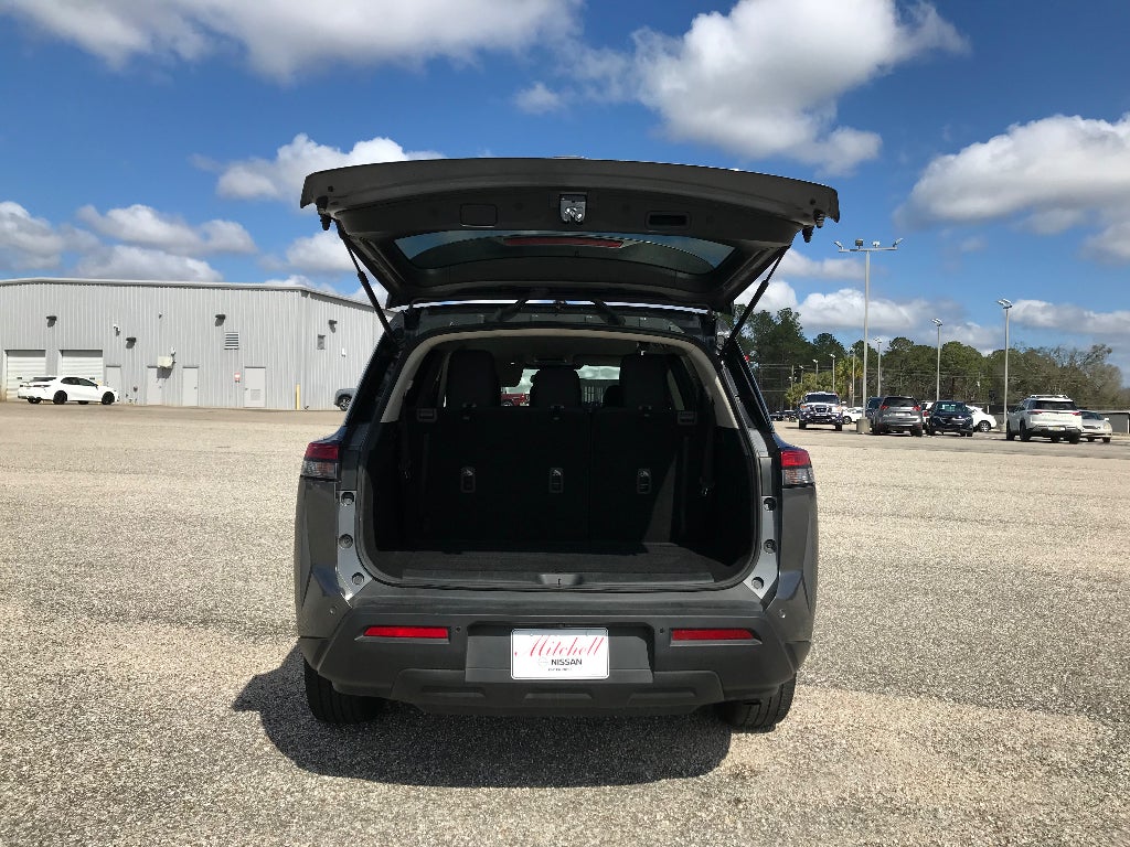 2025 Nissan Pathfinder S