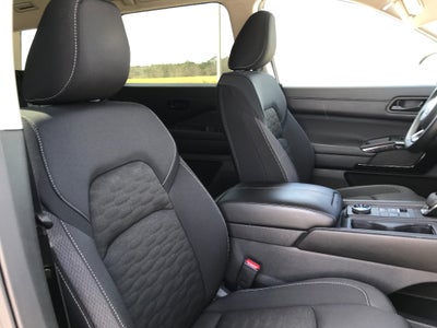 2025 Nissan Pathfinder S