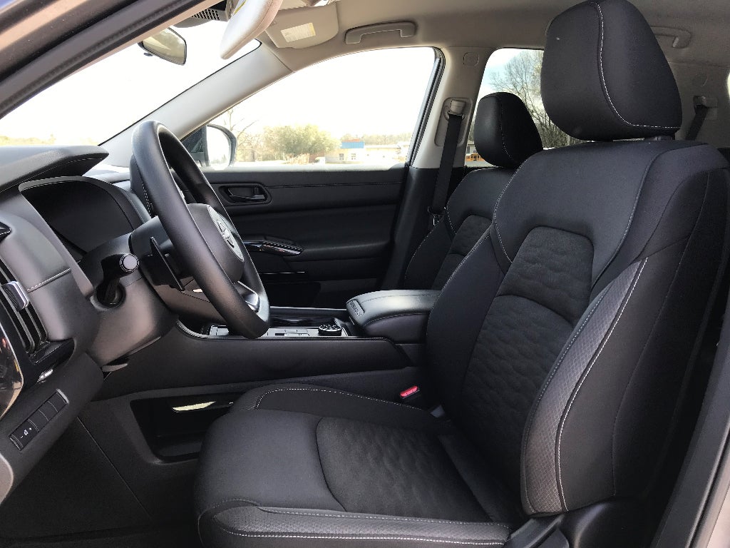 2025 Nissan Pathfinder S