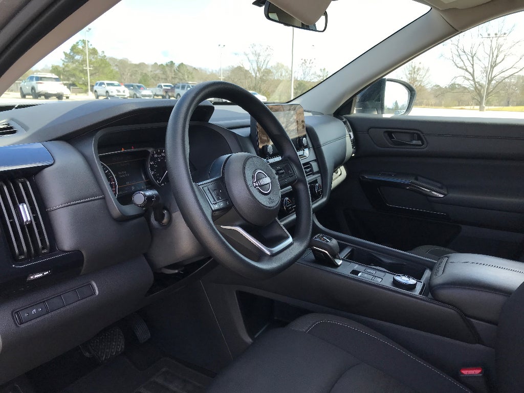 2025 Nissan Pathfinder S