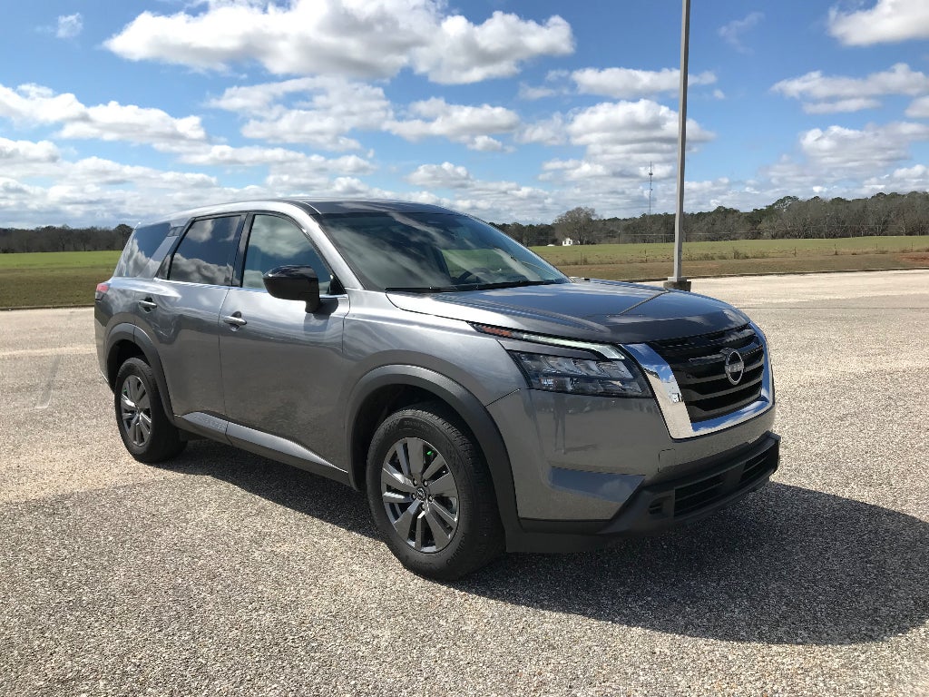 2025 Nissan Pathfinder S
