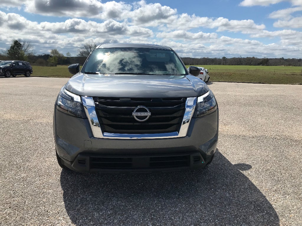 2025 Nissan Pathfinder S