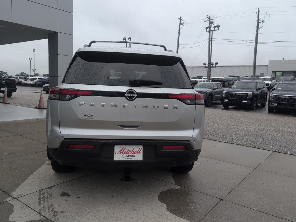 2025 Nissan Pathfinder SV