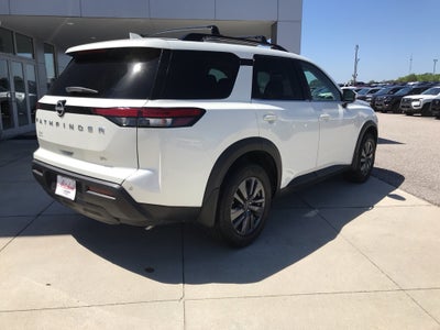 2024 Nissan Pathfinder SV