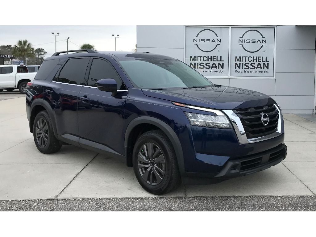 2022 Nissan Pathfinder SV