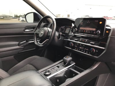 2022 Nissan Pathfinder SV