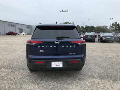 2022 Nissan Pathfinder SV