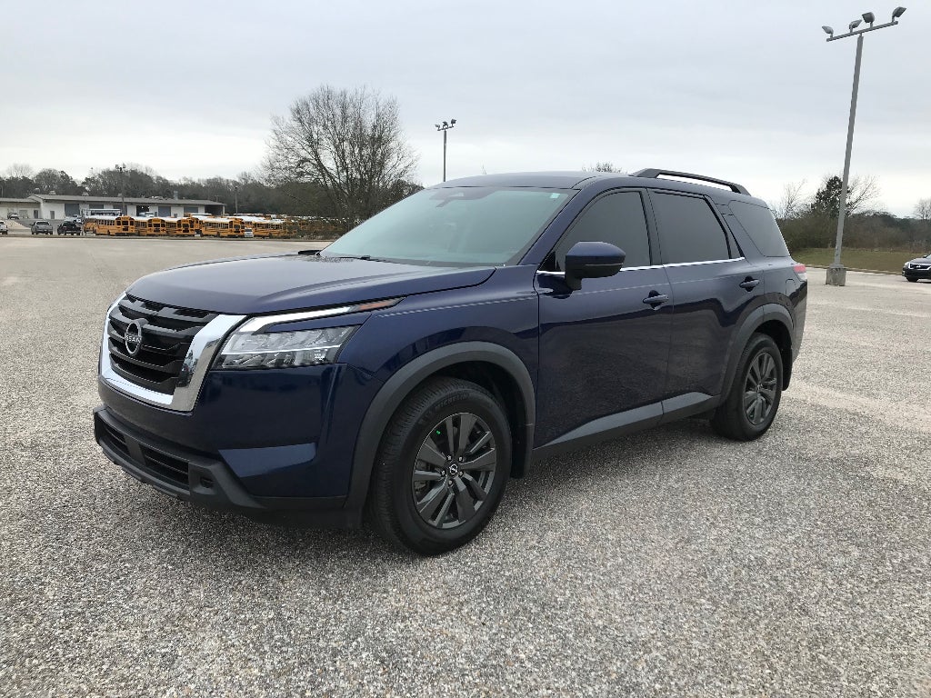 2022 Nissan Pathfinder SV