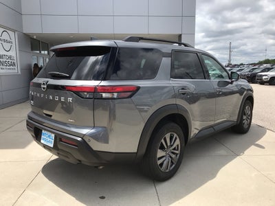 2025 Nissan Pathfinder SV