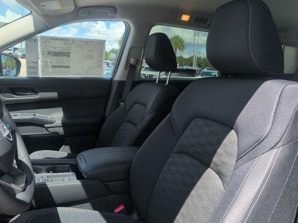 2026 Nissan Pathfinder SV - Photo 14