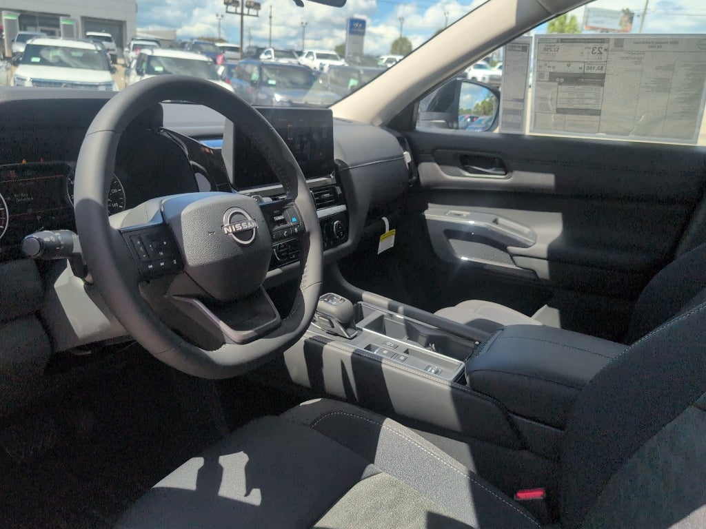 2026 Nissan Pathfinder SV - Photo 15
