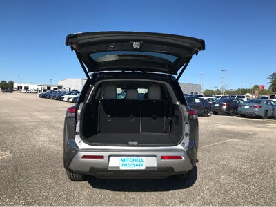 2025 Nissan Pathfinder SL