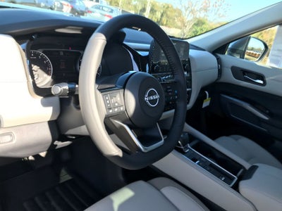 2025 Nissan Pathfinder SL