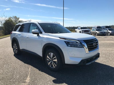 2025 Nissan Pathfinder SL