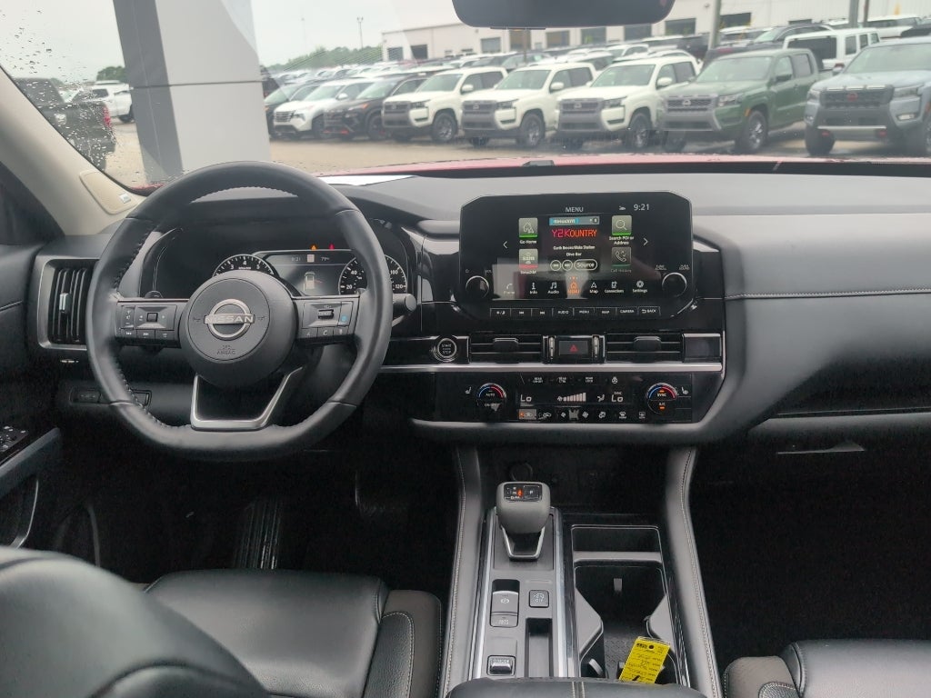 2024 Nissan Pathfinder SL