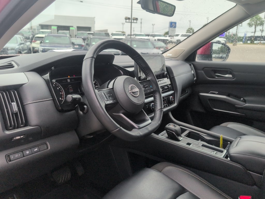 2024 Nissan Pathfinder SL